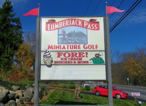 Lumberjack Pass mini-golf